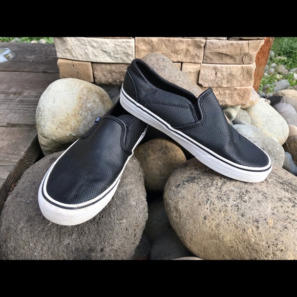 vans off the wall slip ons